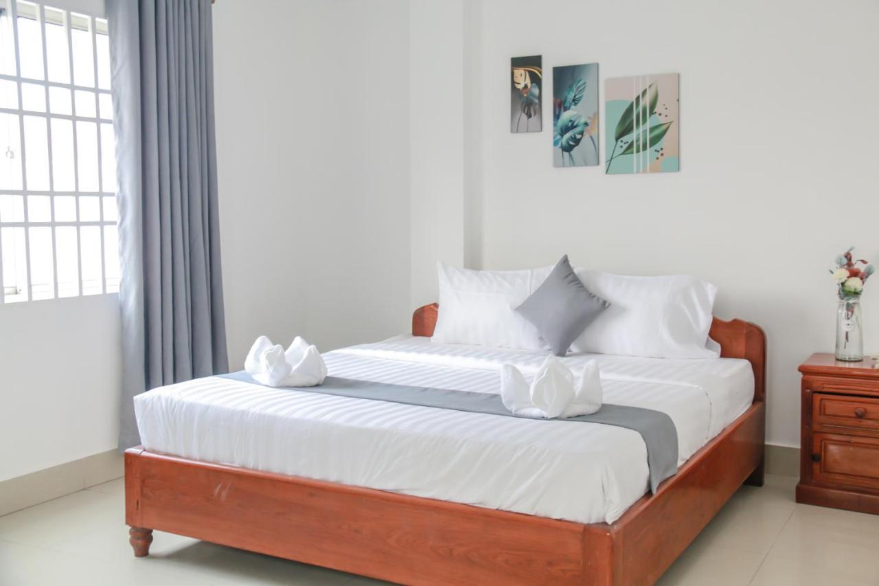 White Corner Hotel Phnom Penh Exterior photo