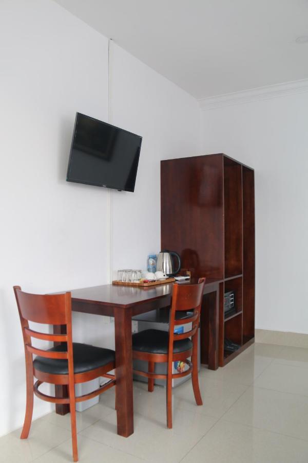 White Corner Hotel Phnom Penh Exterior photo