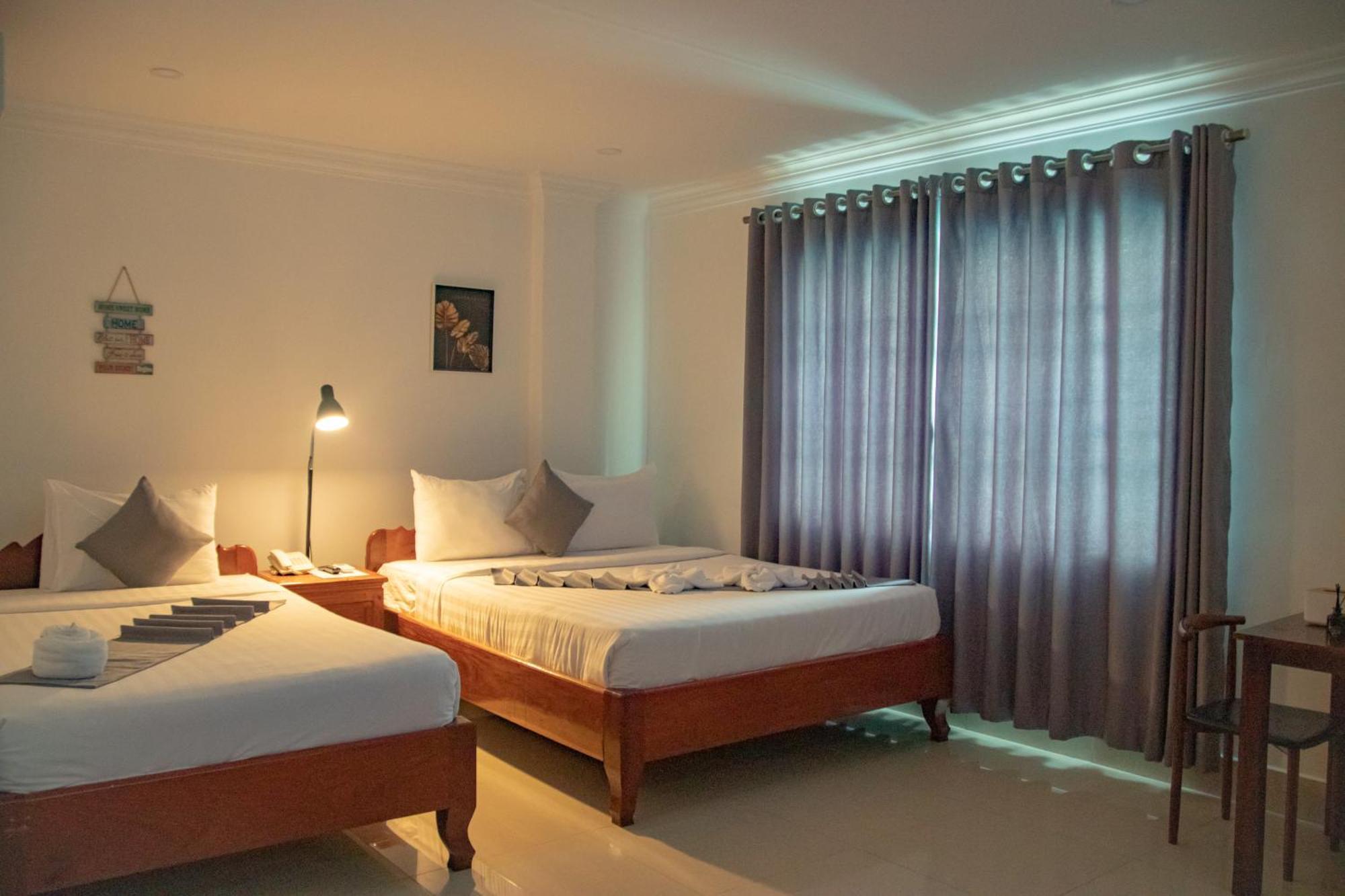 White Corner Hotel Phnom Penh Exterior photo