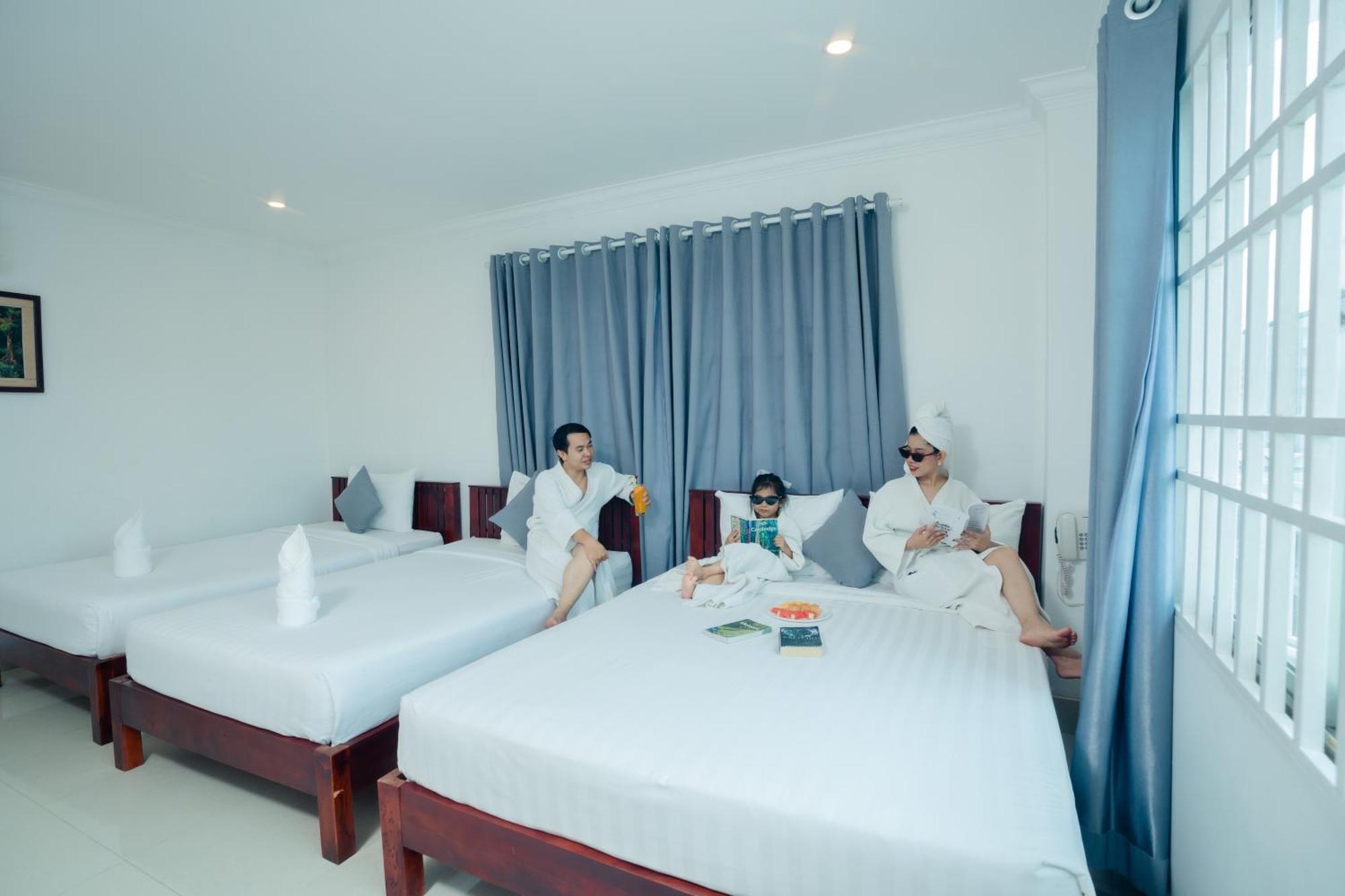 White Corner Hotel Phnom Penh Exterior photo